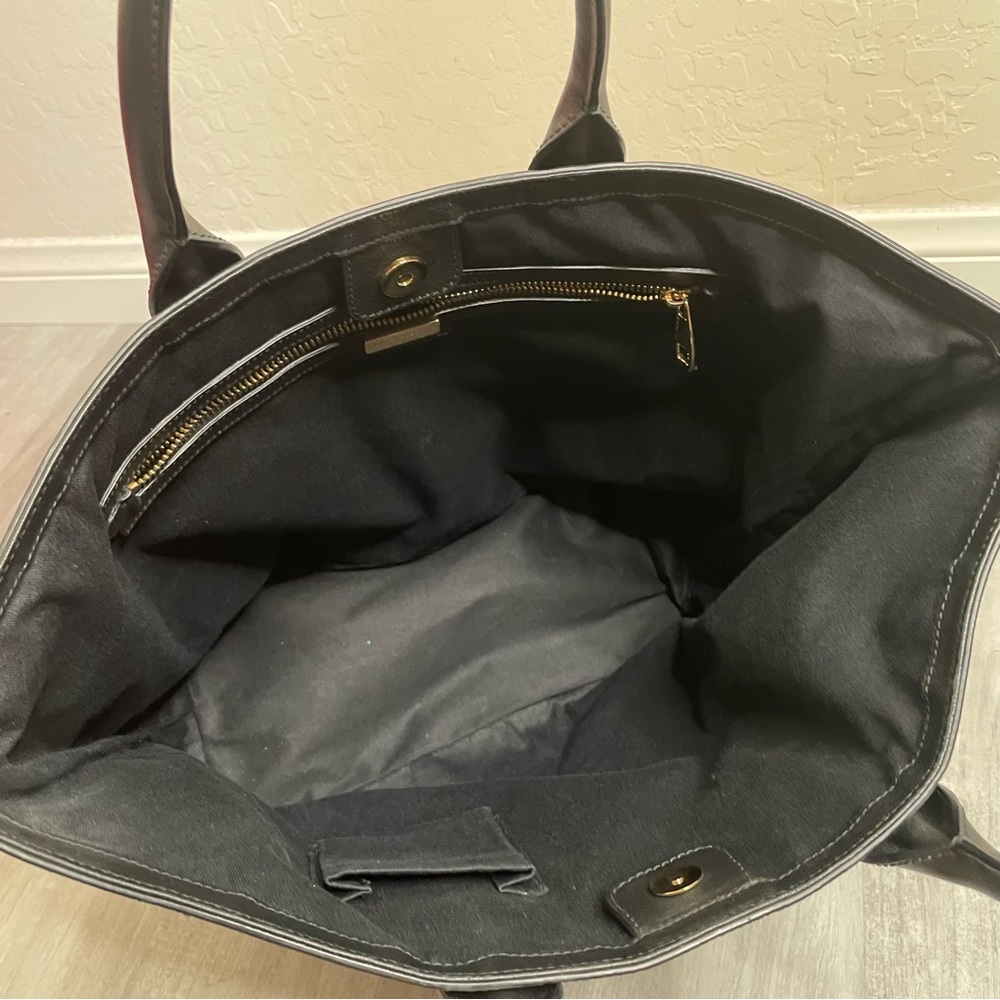 Dolce & Gabbana Black Elegant Tote - Picture 3 of 7